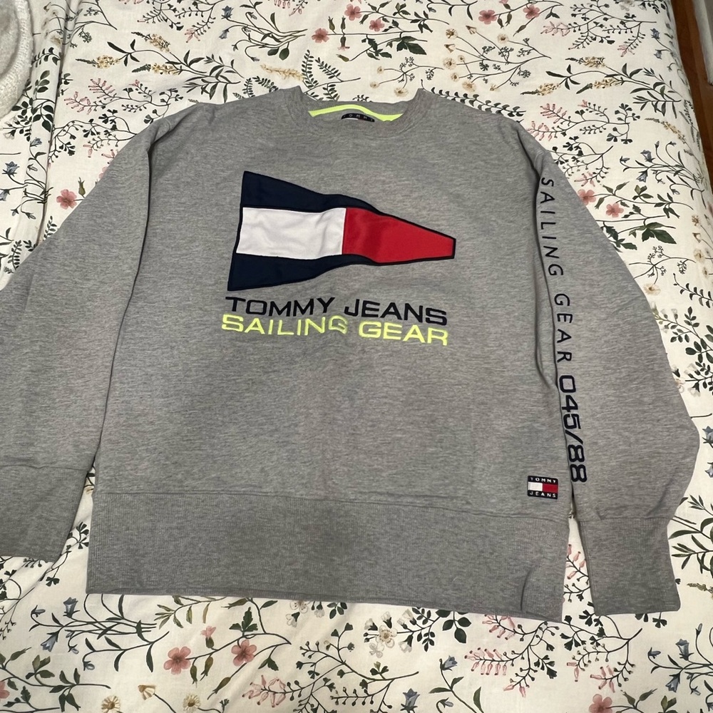 crew neck